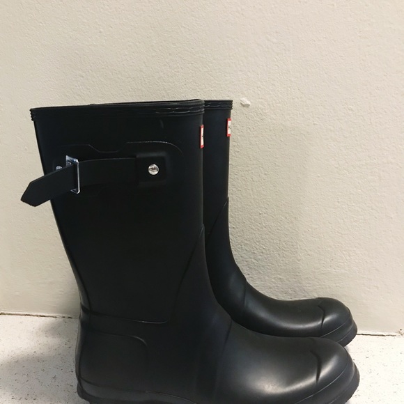 Black hunter boots